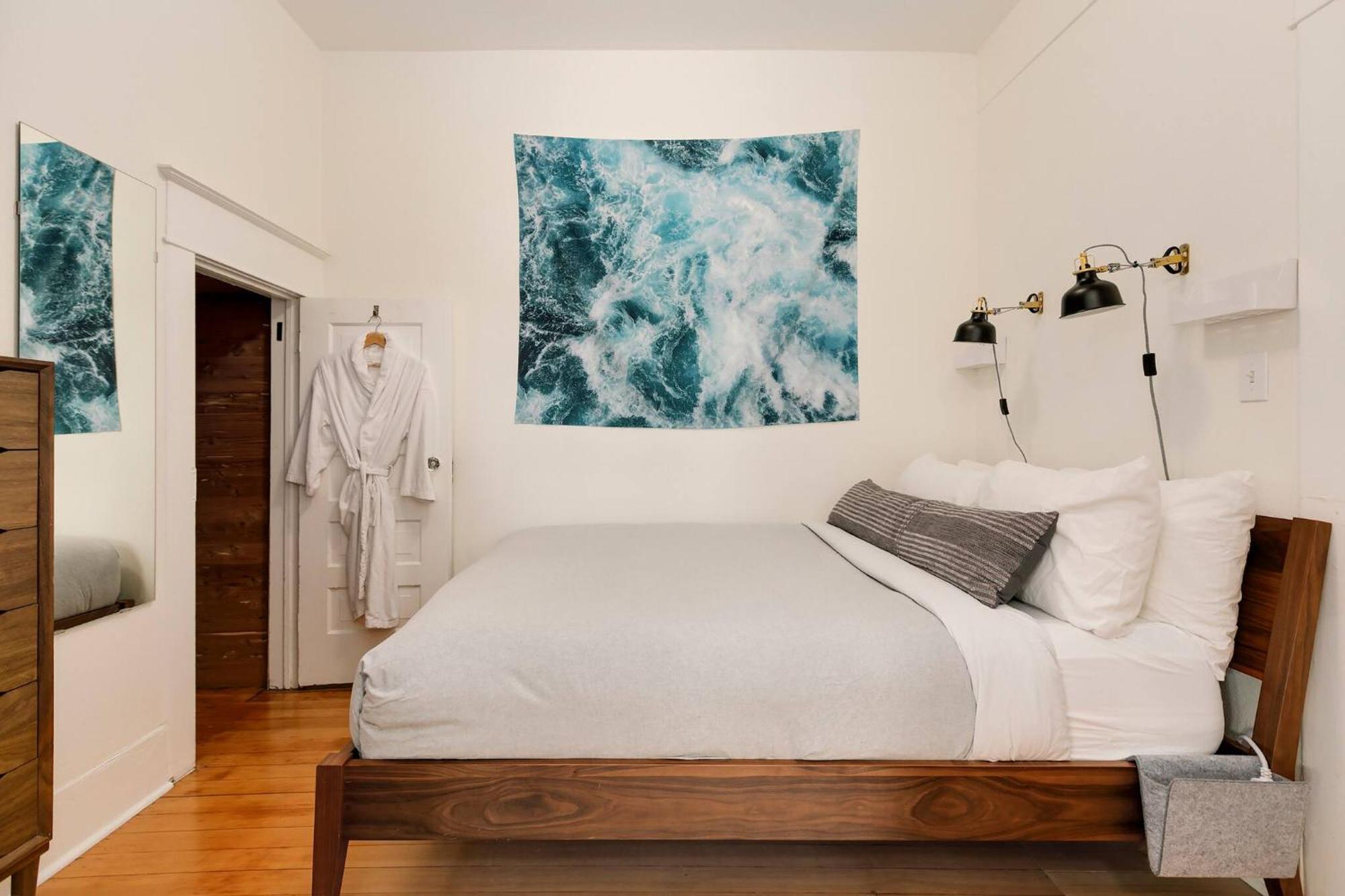 Cozy Georgetown With Powerful A/c Apartment *